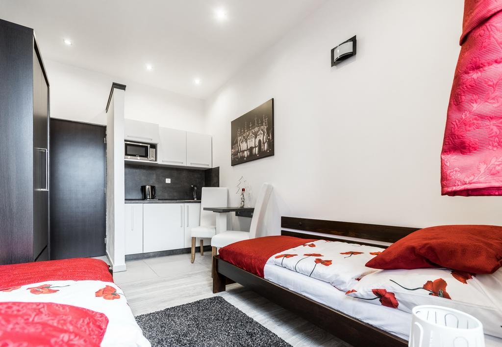 Hotel Apartments Benesova 6 كوتنا هورا الغرفة الصورة