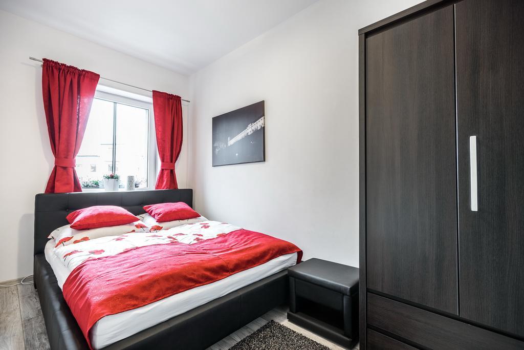 Hotel Apartments Benesova 6 كوتنا هورا الغرفة الصورة