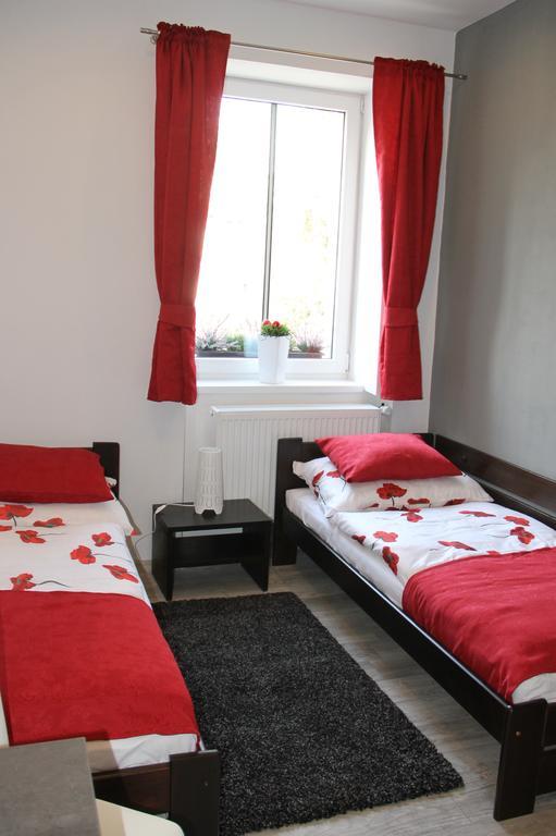 Hotel Apartments Benesova 6 كوتنا هورا الغرفة الصورة