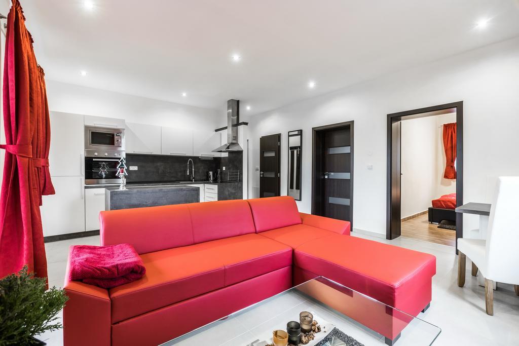 Hotel Apartments Benesova 6 كوتنا هورا الغرفة الصورة
