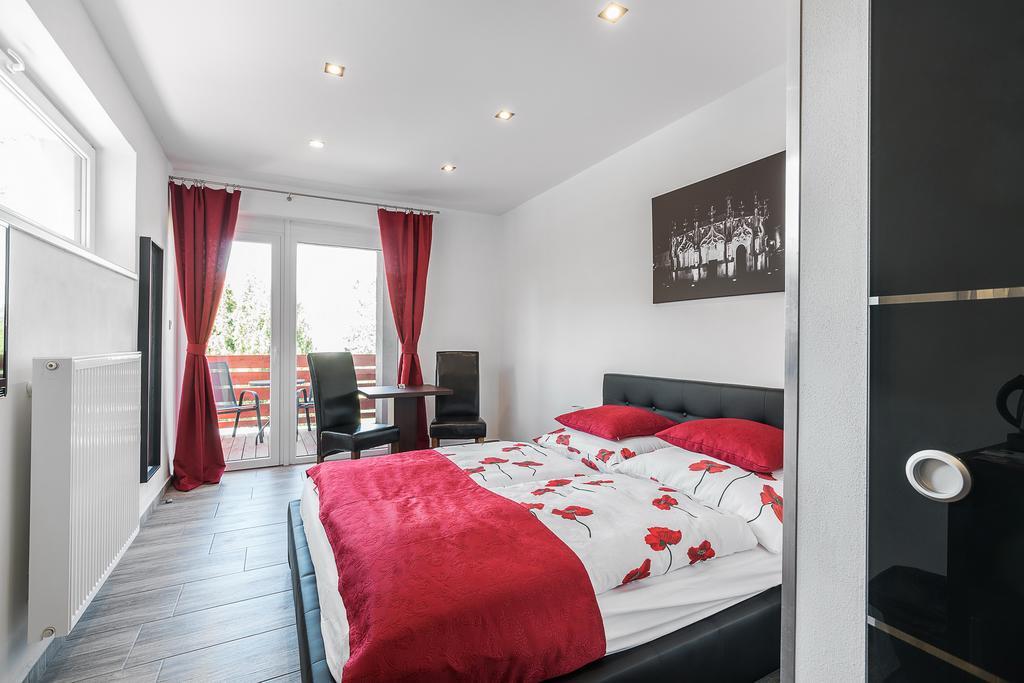 Hotel Apartments Benesova 6 كوتنا هورا المظهر الخارجي الصورة